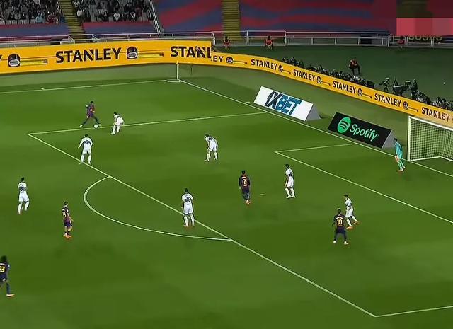 队徽表忠心拉师傅爆射终破心魔巴萨2分钟2连击亚马尔亲吻(图7)