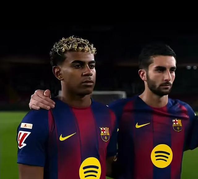 队徽表忠心拉师傅爆射终破心魔巴萨2分钟2连击亚马尔亲吻(图12)